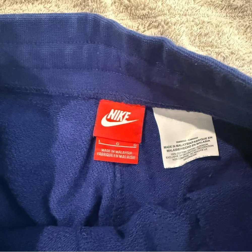 Nike Blue and White Sweat Shorts size large - Picture 6 of 7